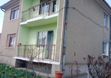 Casă cu 7 camere și teren la 5 km de băile Tasnad